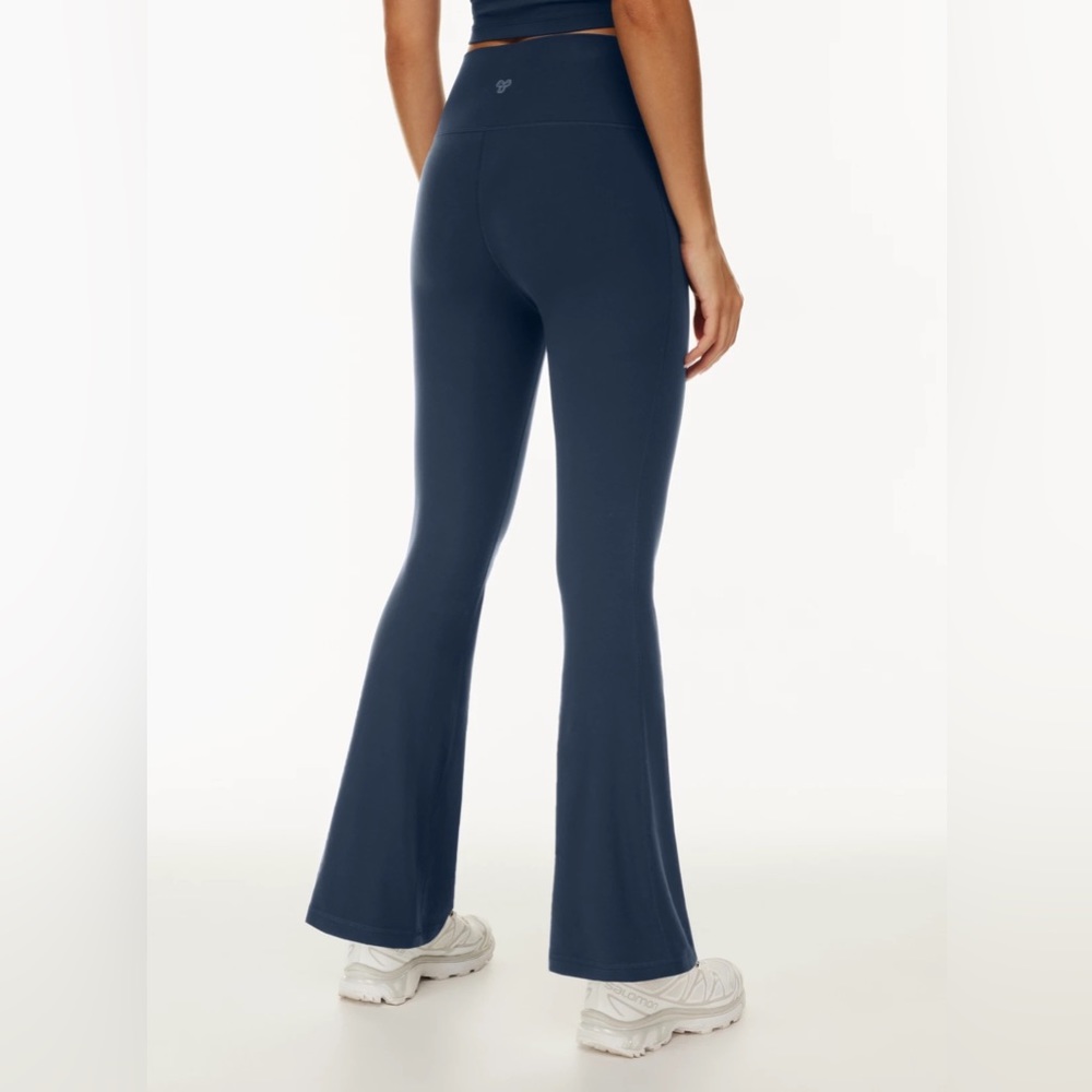 TnaBUTTER™ Atmosphere Flare Hi-Rise Legging